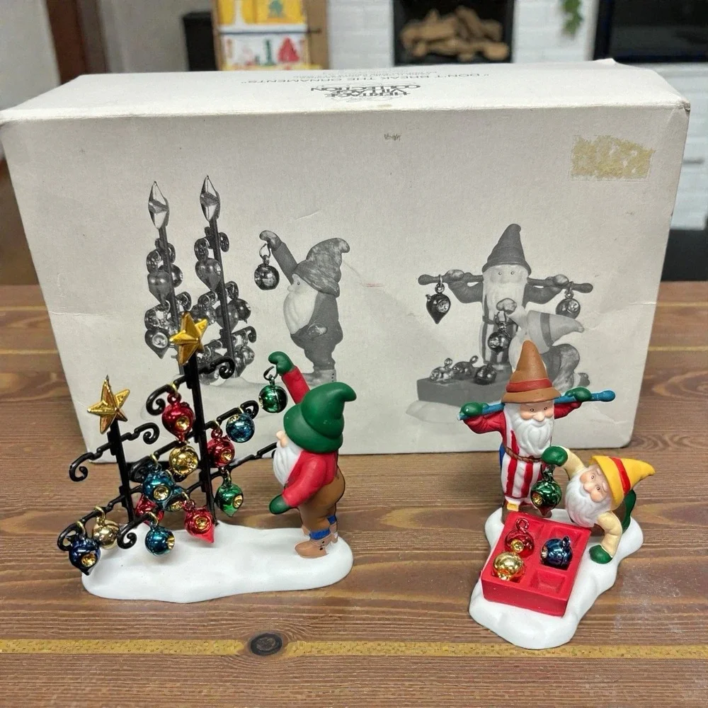 Department 56 Gnomes Don't Break The Ornaments Village‎ Accessories 56372 READ